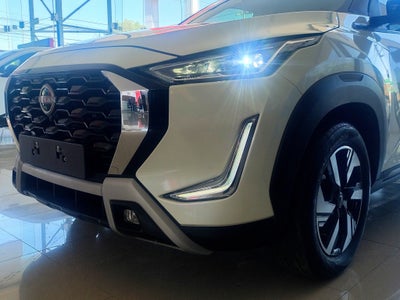 2025 Nissan Magnite VUD 5 pts. Exclusive, 1.0T, TM5, piel, RA-16