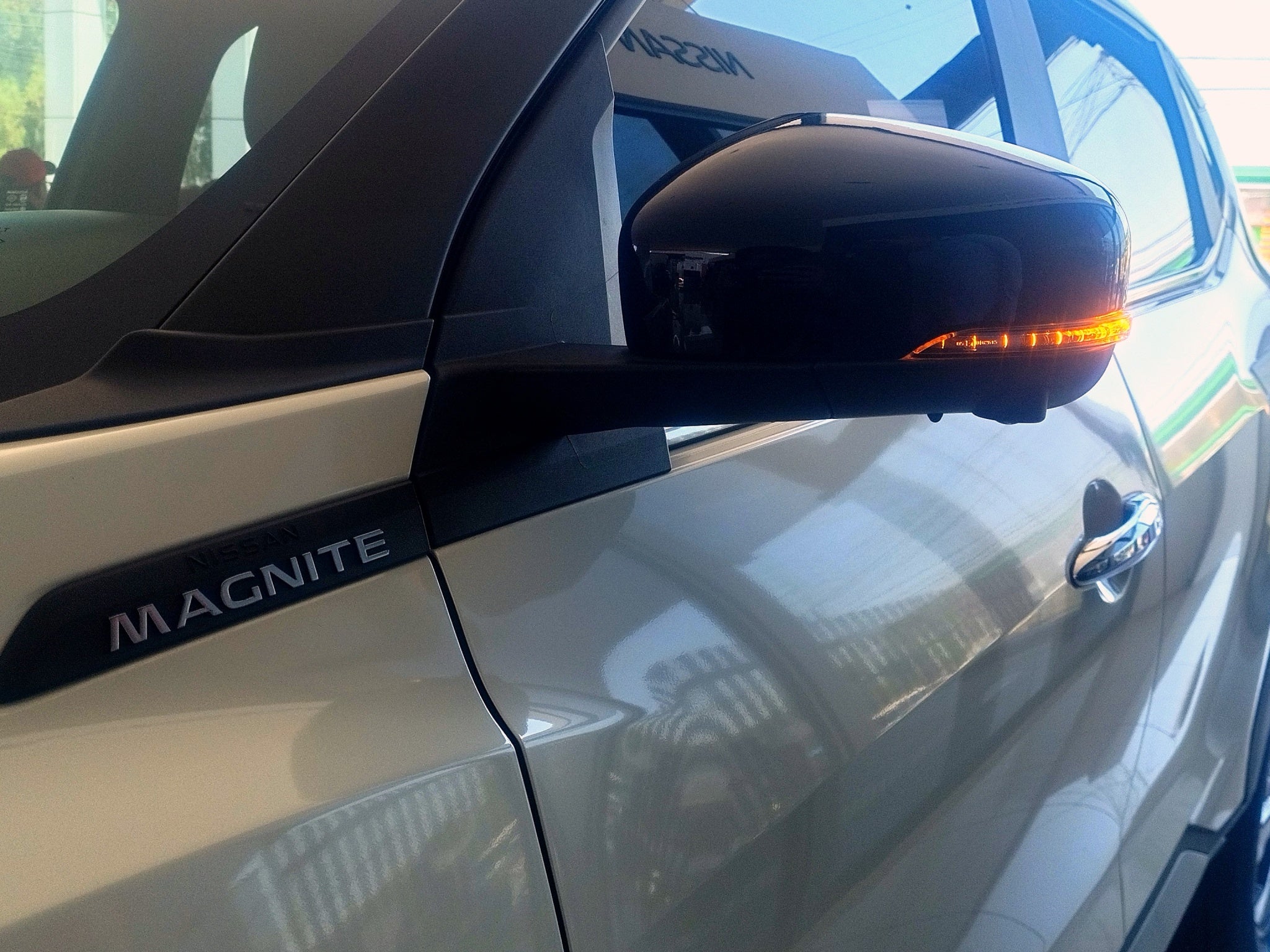 2025 Nissan Magnite VUD 5 pts. Exclusive, 1.0T, TM5, piel, RA-16