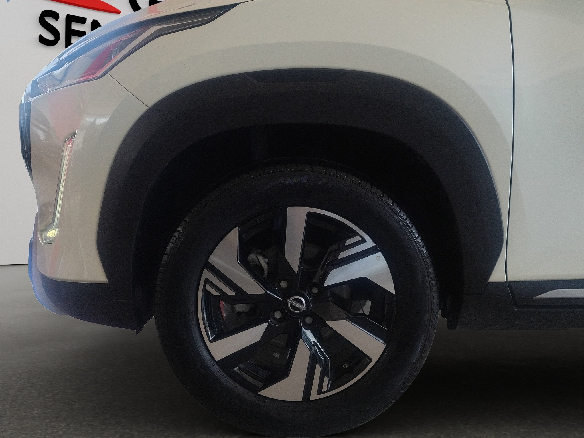 2025 Nissan Magnite VUD 5 pts. Exclusive, 1.0T, TM5, piel, RA-16
