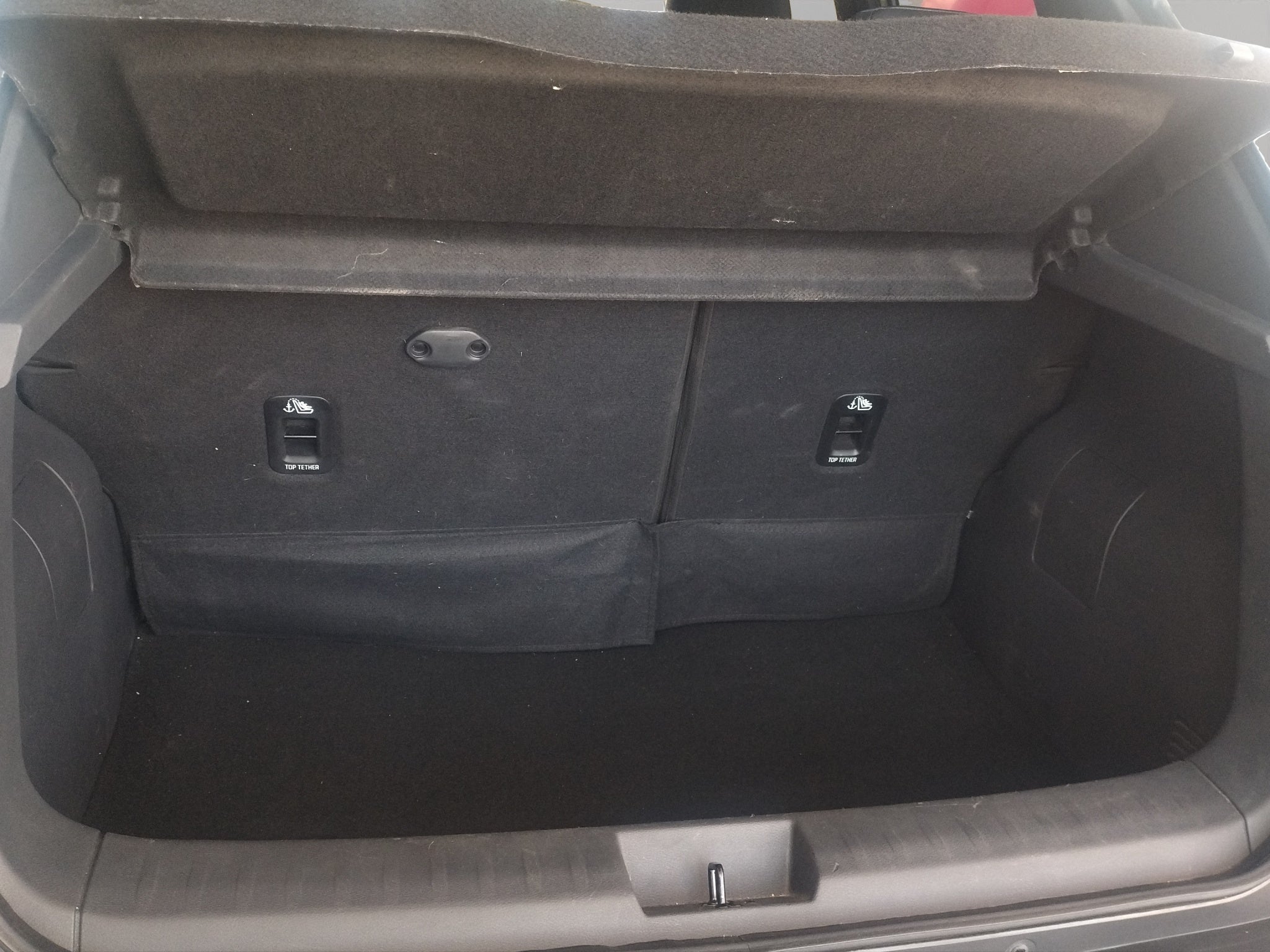 2025 Nissan Magnite VUD 5 pts. Exclusive, 1.0T, TM5, piel, RA-16