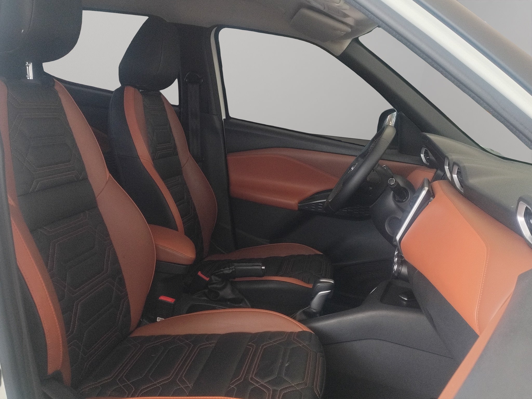 2025 Nissan Magnite VUD 5 pts. Exclusive, 1.0T, TM5, piel, RA-16