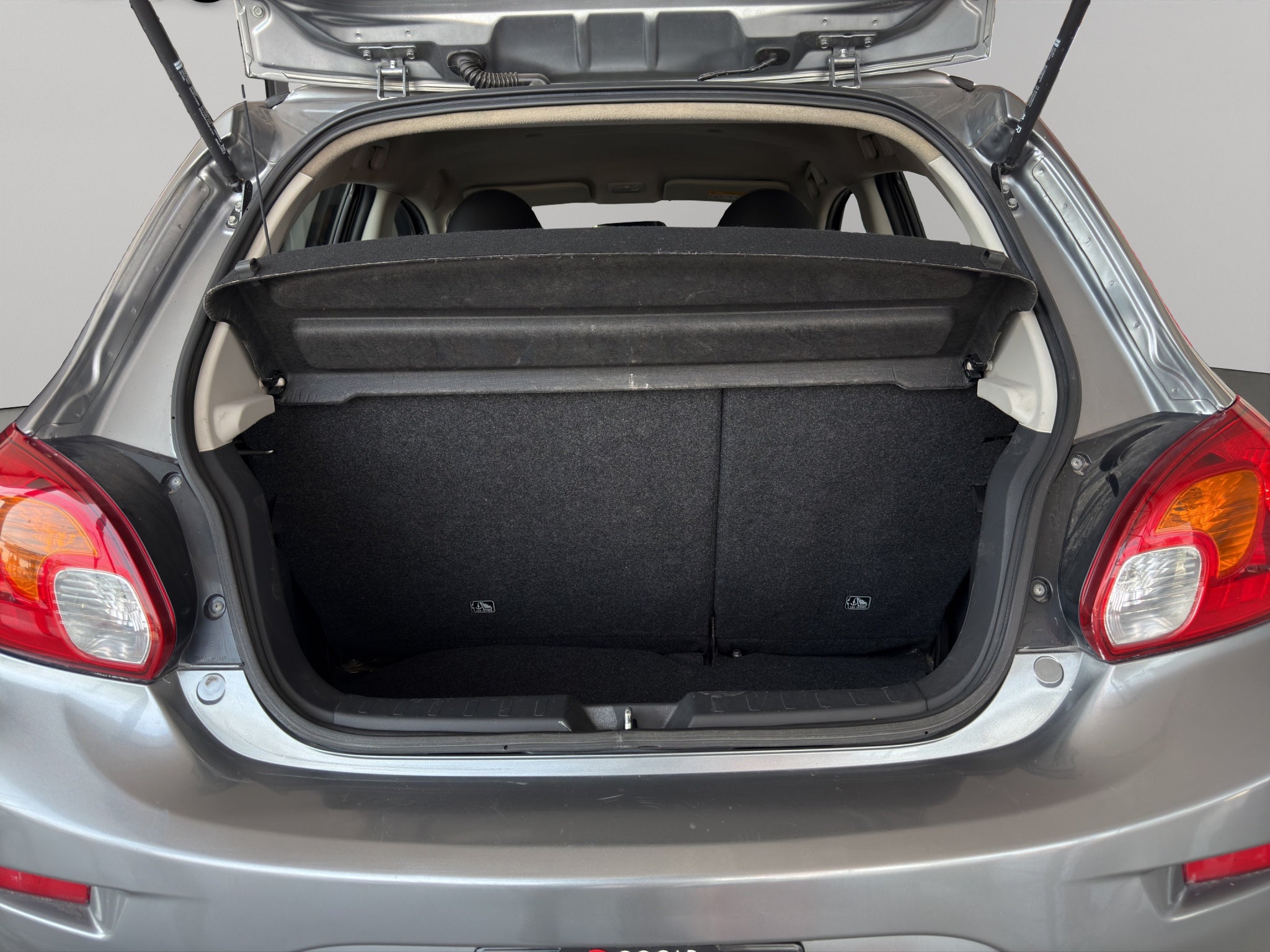 2017 Mitsubishi Mirage 5 pts. HB GLS, CVT, climatronic, VE, f. niebla, RA-15 (cambio de línea)