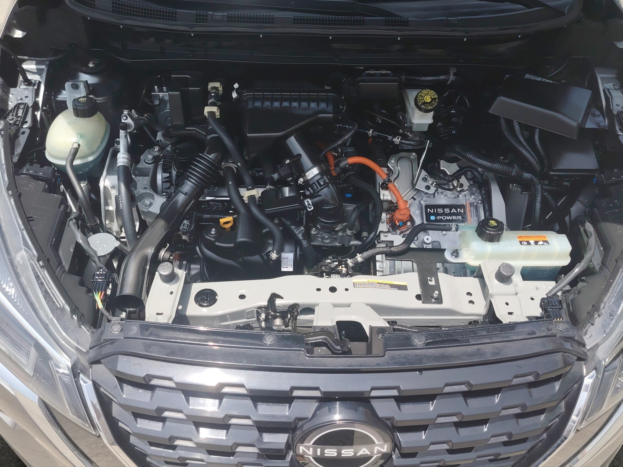 2023 Nissan Kicks VUD 5 pts. Platinum e-Power, E-REV, TA, piel, ADAS, RA-17