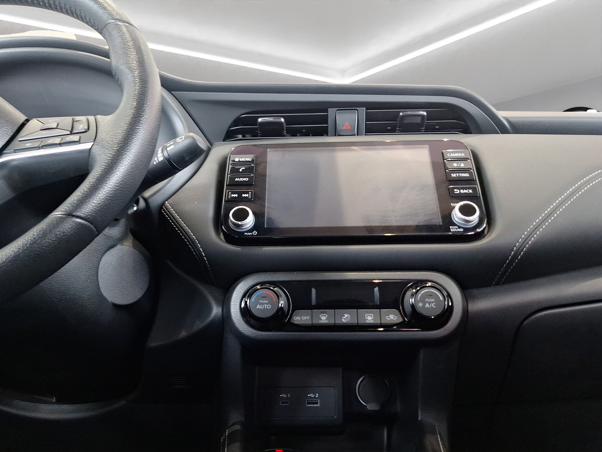 2024 Nissan Kicks VUD 5 pts. Platinum e-Power, E-REV, TA, piel, ADAS, RA-17 (línea anterior)