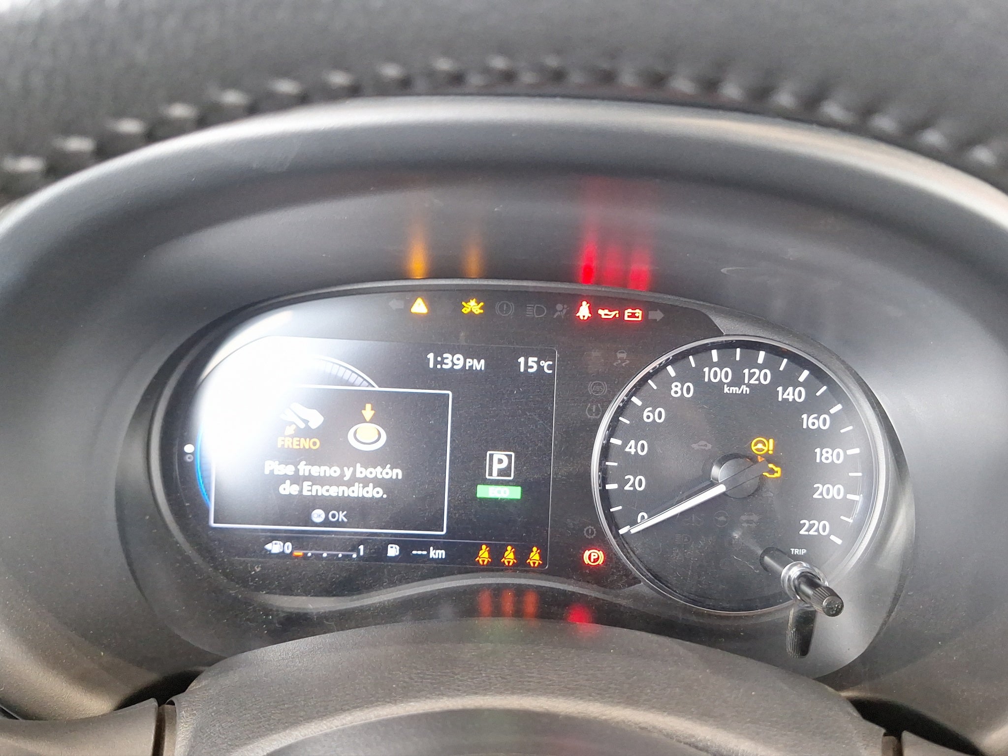 2024 Nissan Kicks VUD 5 pts. Platinum e-Power, E-REV, TA, piel, ADAS, RA-17 (línea anterior)