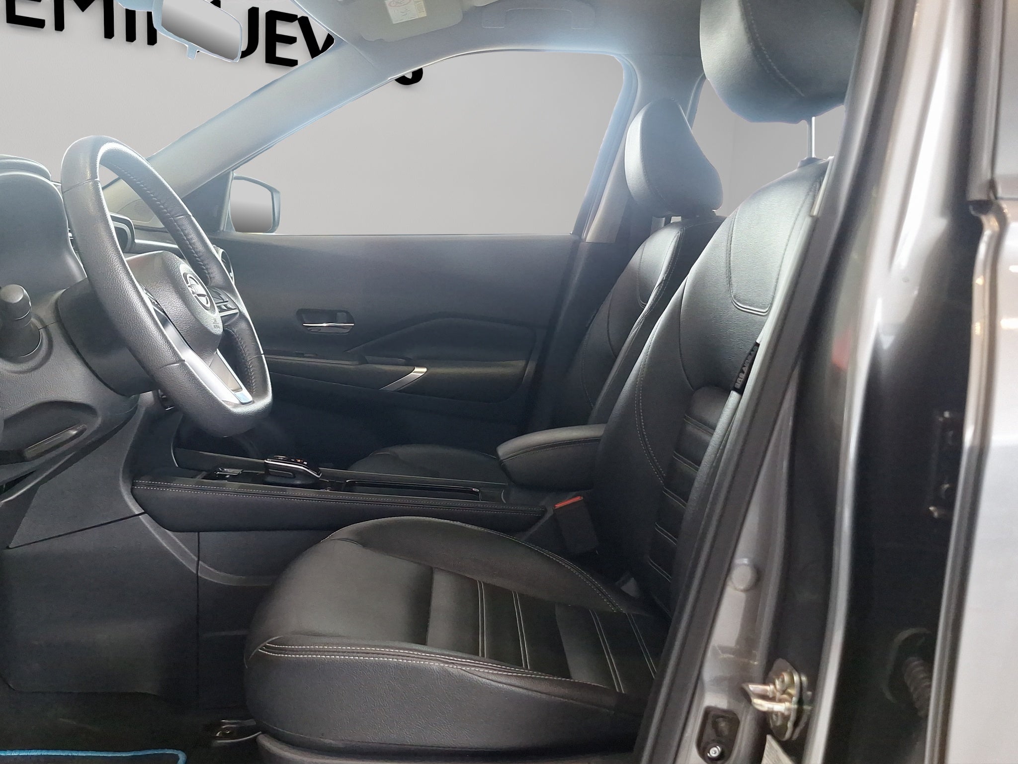 2024 Nissan Kicks VUD 5 pts. Platinum e-Power, E-REV, TA, piel, ADAS, RA-17 (línea anterior)