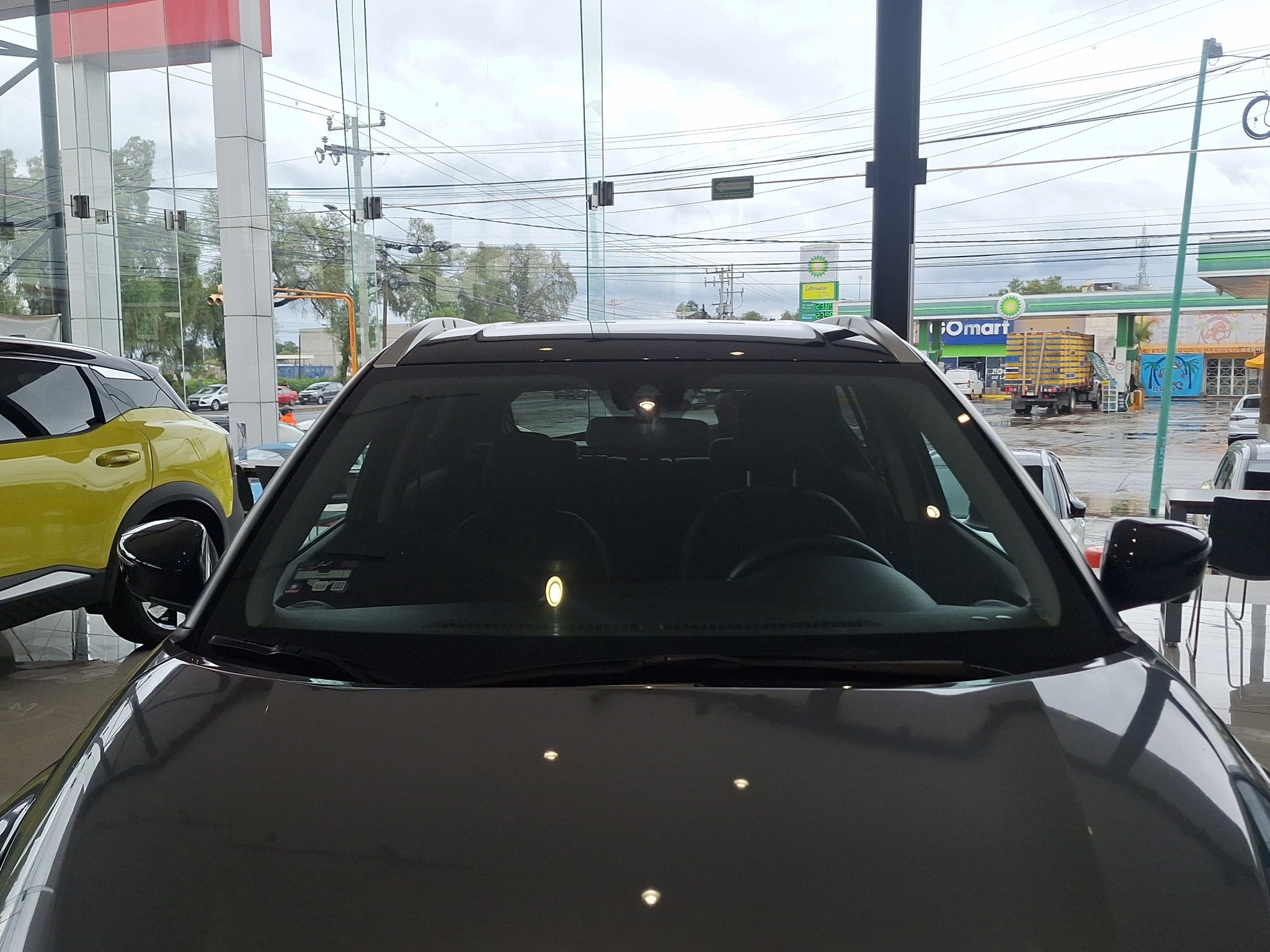 2024 Nissan Kicks VUD 5 pts. Platinum e-Power, E-REV, TA, piel, ADAS, RA-17 (línea anterior)