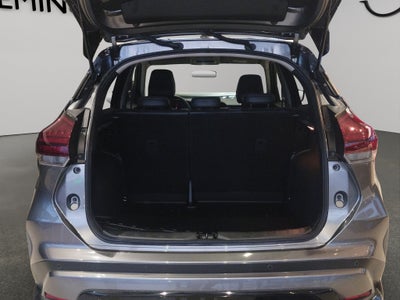 2025 Nissan Kicks VUD 5 pts. Play Exclusive e-Power, E-REV, TA, piel, RA-17 (línea nueva)