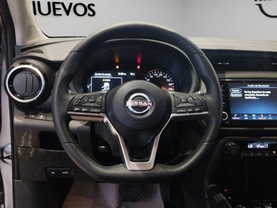 2025 Nissan Kicks VUD 5 pts. Play Exclusive e-Power, E-REV, TA, piel, RA-17 (línea nueva)