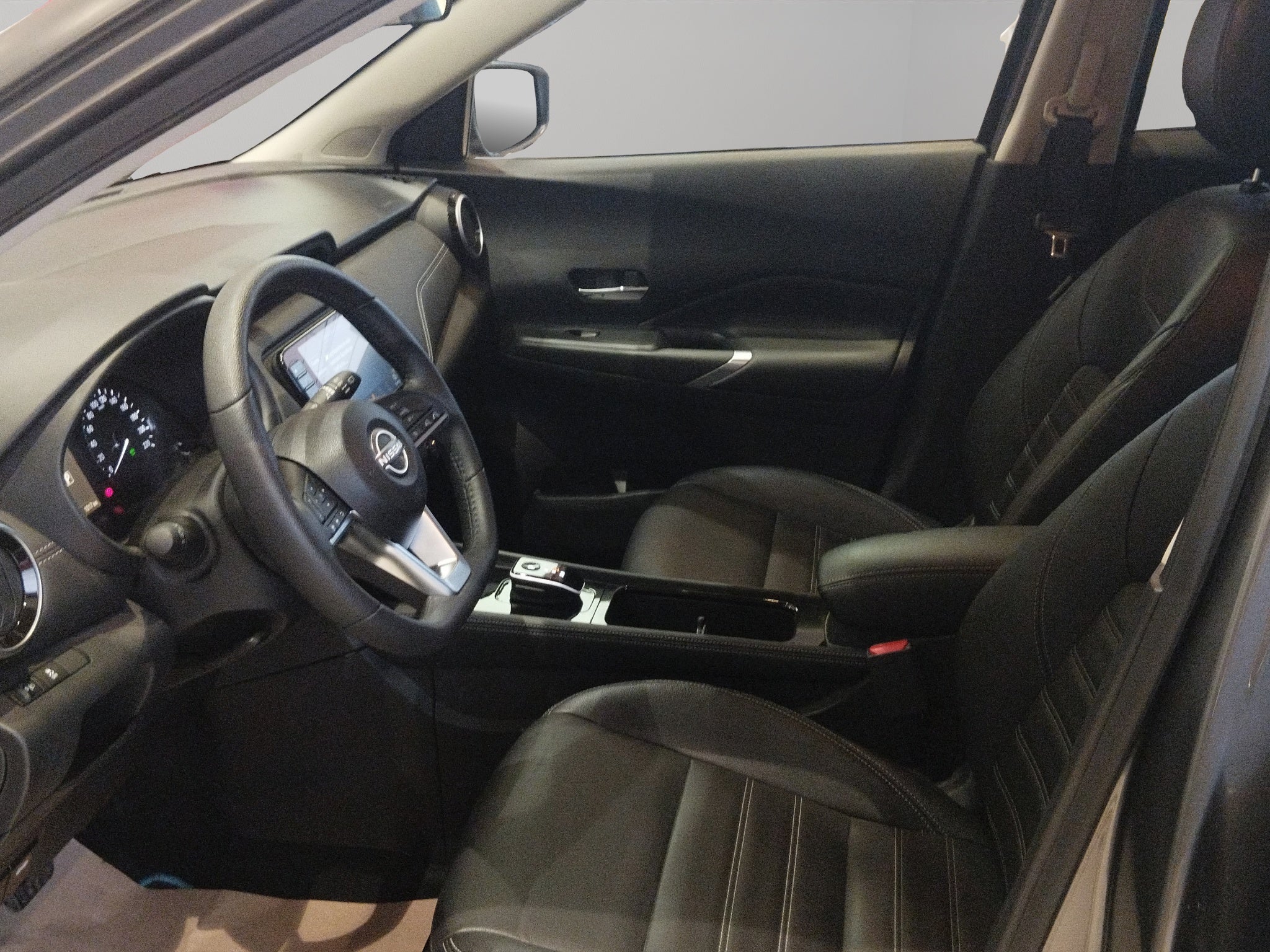 2025 Nissan Kicks VUD 5 pts. Play Exclusive e-Power, E-REV, TA, piel, RA-17 (línea nueva)