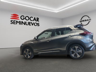 2025 Nissan Kicks VUD 5 pts. Play Exclusive e-Power, E-REV, TA, piel, RA-17 (línea nueva)