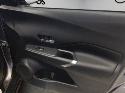2025 Nissan Kicks VUD 5 pts. Play Exclusive e-Power, E-REV, TA, piel, RA-17 (línea nueva)