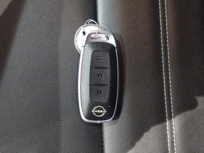 2025 Nissan Kicks VUD 5 pts. Play Exclusive e-Power, E-REV, TA, piel, RA-17 (línea nueva)