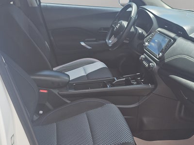 2024 Nissan Kicks VUD 5 pts. Advance e-Power, E-REV, TA, RA-17 (línea anterior)
